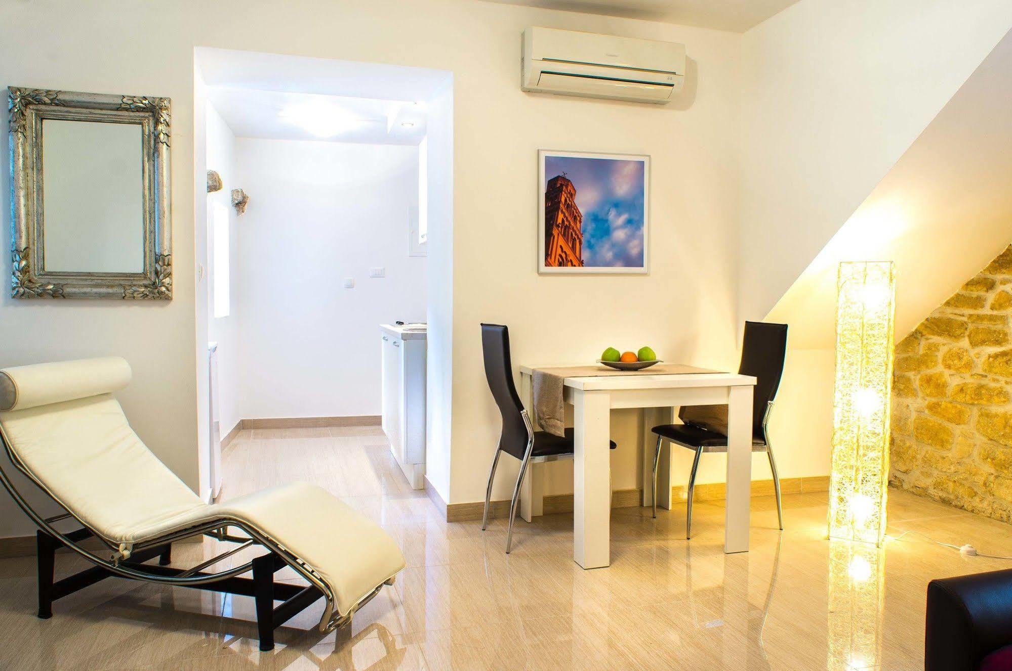 Split Oasis Studio Apartments Dış mekan fotoğraf