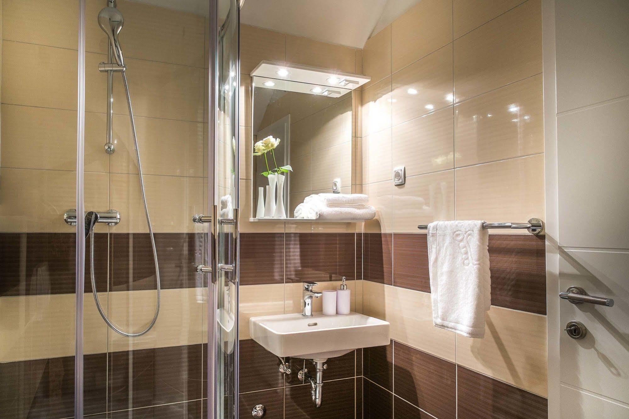 Split Oasis Studio Apartments Dış mekan fotoğraf