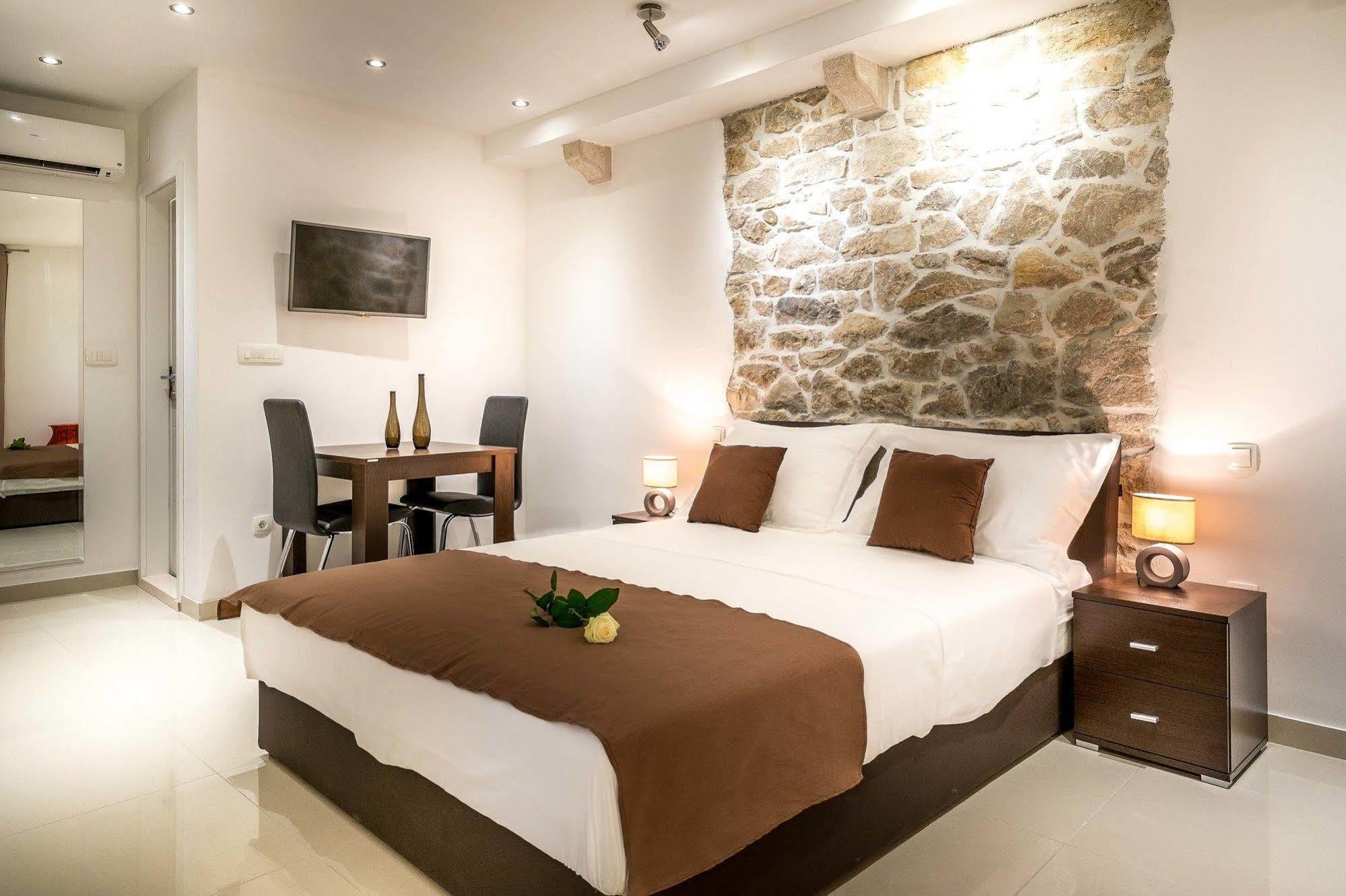 Split Oasis Studio Apartments Dış mekan fotoğraf