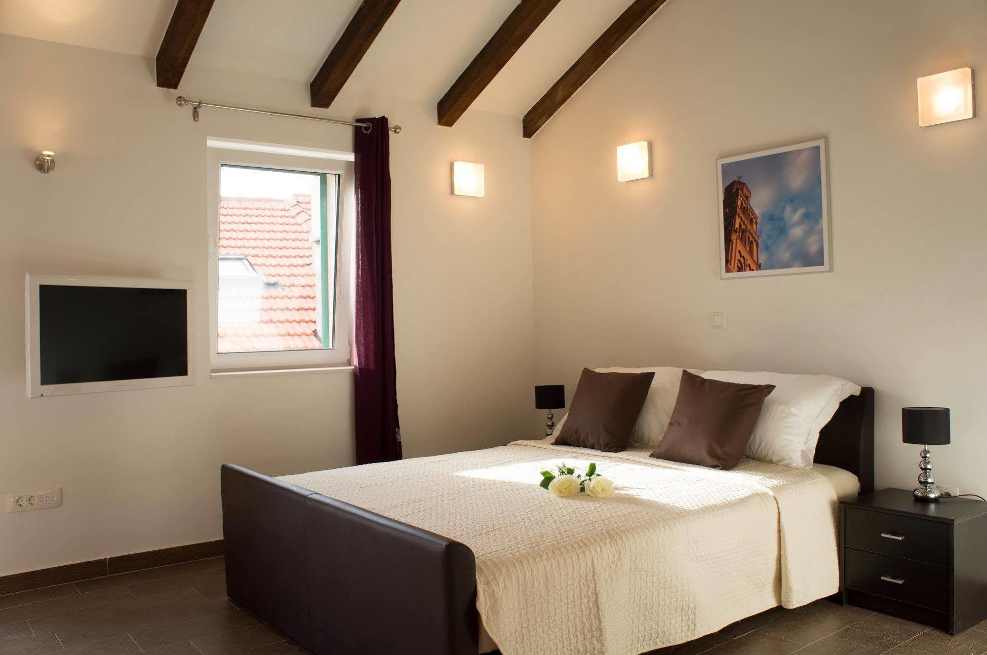 Split Oasis Studio Apartments Dış mekan fotoğraf